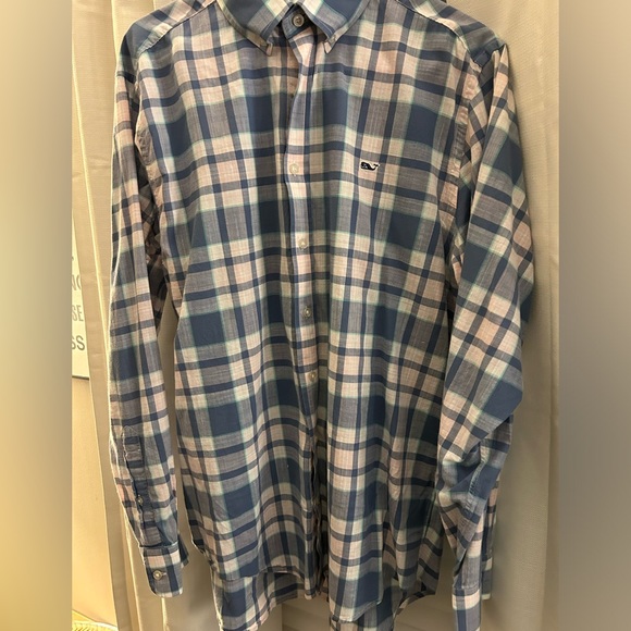 Vineyard Vines Button-Up - Picture 1 of 2